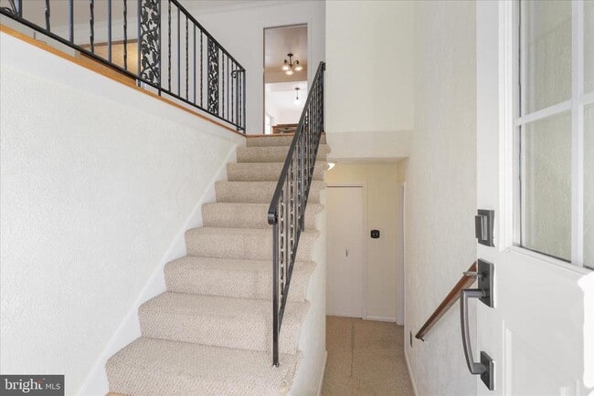 Building Photo - 3838 Glenbrook Rd