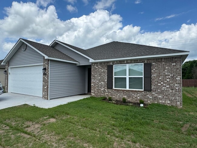 Building Photo - Beautiful new construction home