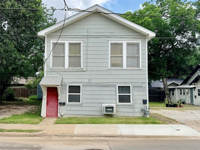 Building Photo - 1004 Gregg St
