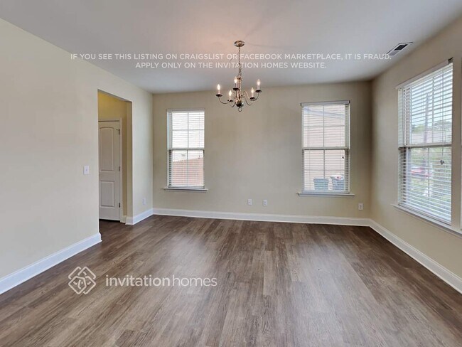 Photo - 143 Davelyn Ct