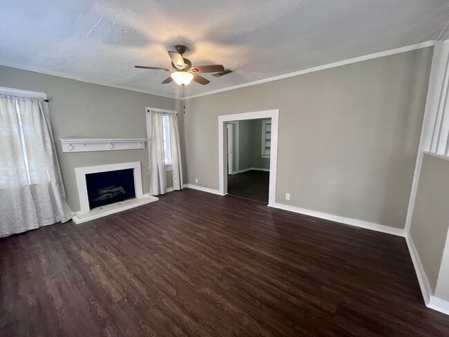 Photo - 305 Warpath Rd