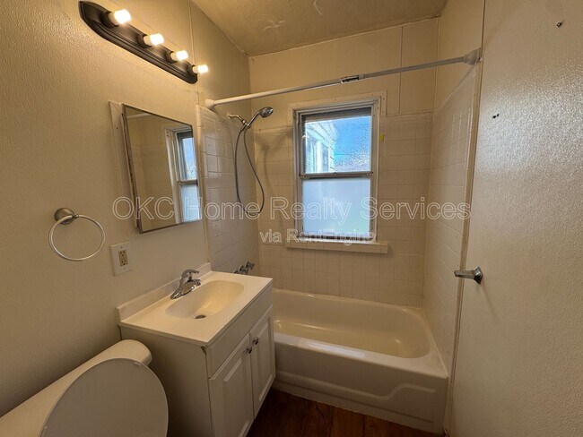 Photo - 2148 N Stonewall Ave