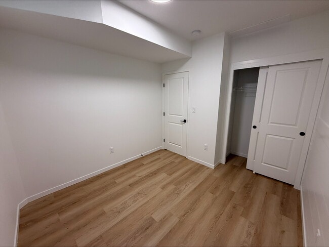 Photo - 11814-11839 39 St NW Unit BSMT 11836