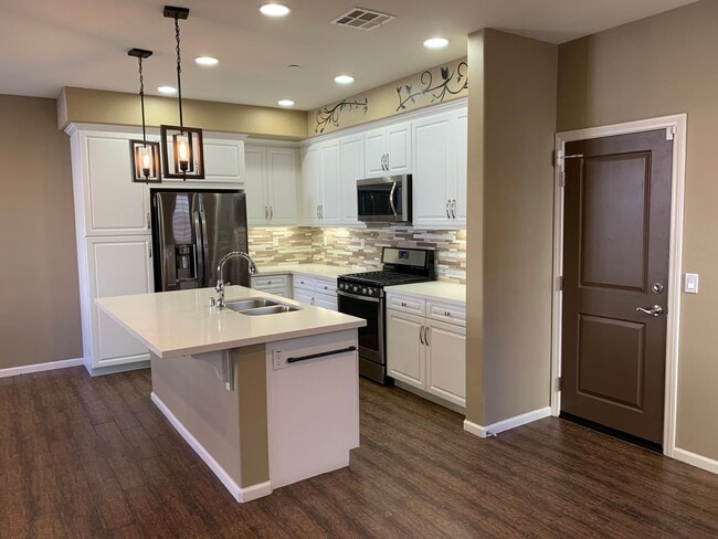 Photo - 2 Bed 3 Bath Townhouse For Rent in Temecula