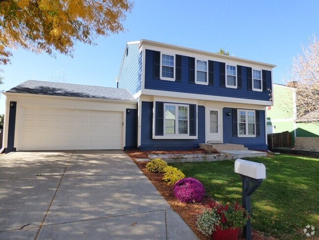 Building Photo - NEWER CARPET & STAINLESS FRIDGE!! BACKS TO... Rental