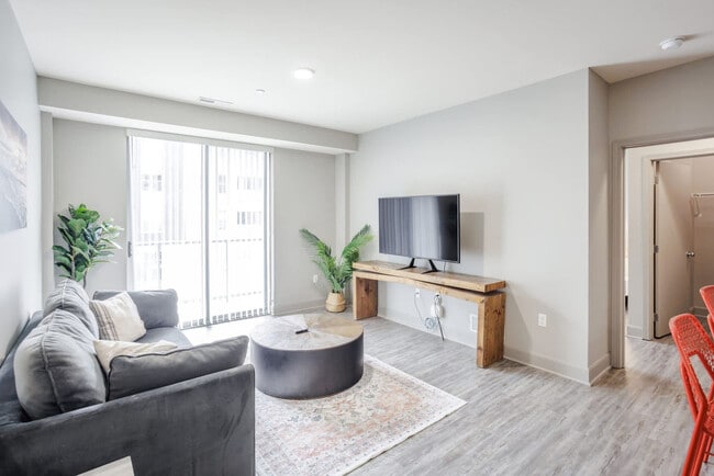 Building Photo - 121 E Freedom Way Rental