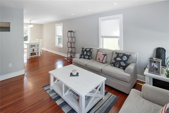 1 Conrad Ct