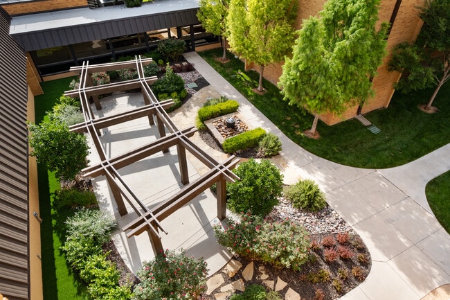 Photo - River Falls Apartments