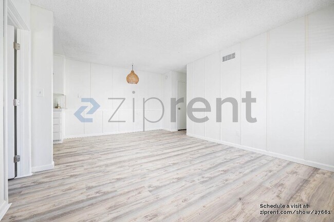 Photo - 11032 Via Parma