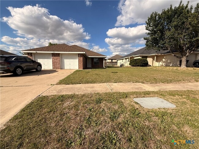 Building Photo - 2801 Lucille Dr