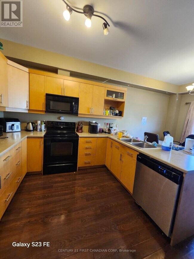 Photo - 112 N Centre Rd