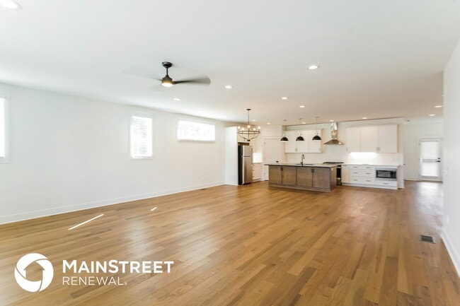 Photo - 606 26th Ave N