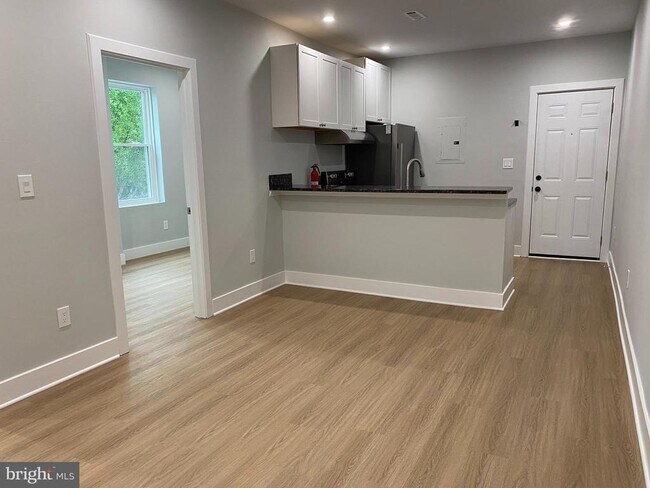 Photo - 3701 9th St NW Unidad 4