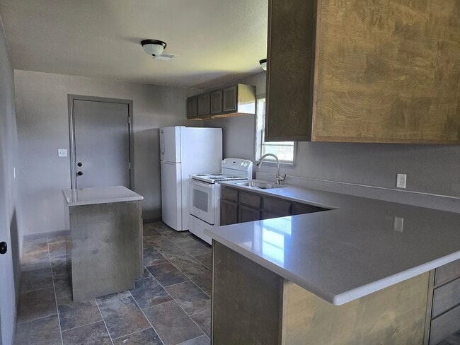 Building Photo - 3316 6th St Rental