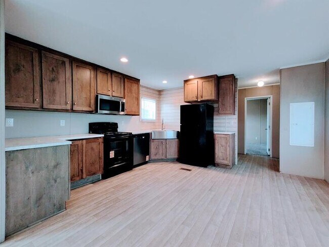 Photo - 205 W Tower Ln