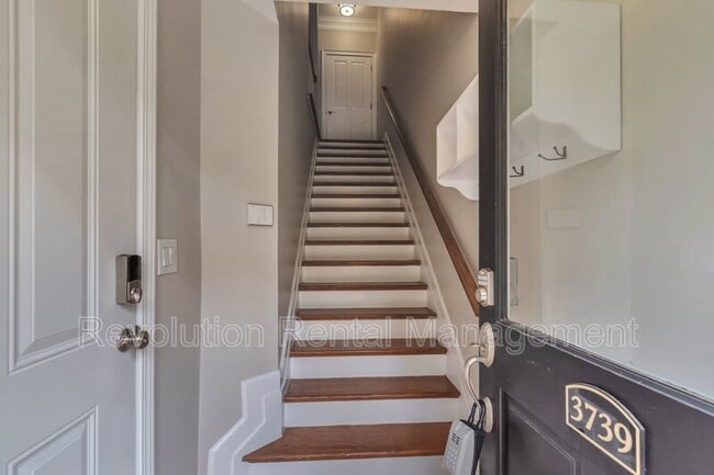 Photo - 3739 Ashford Creek Ave NE