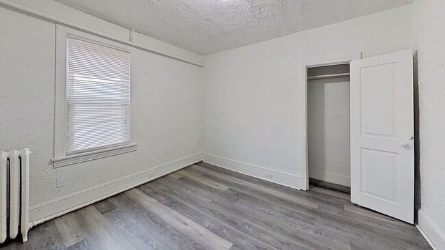 Photo - 31 E High St