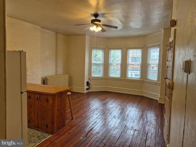 Photo - 4610 Chester Ave