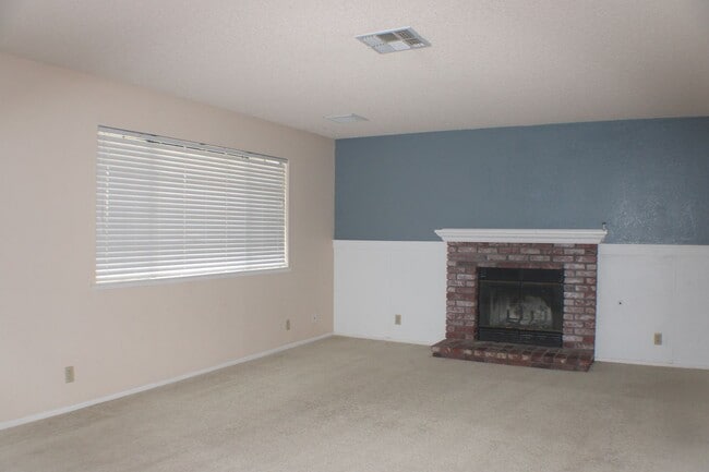Photo - Stylish 3-Bedroom Home with Spacious Backy...