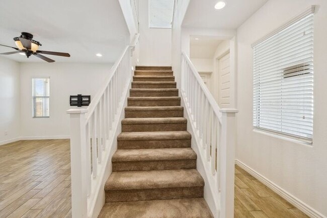 Photo - Modern 4-bedroom, 3.5-bathroom single-family home in the heart of North Tempe