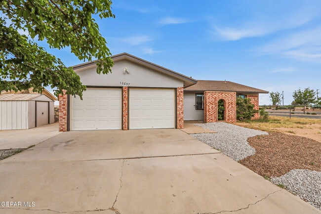 Photo - 10837 Gemstone St