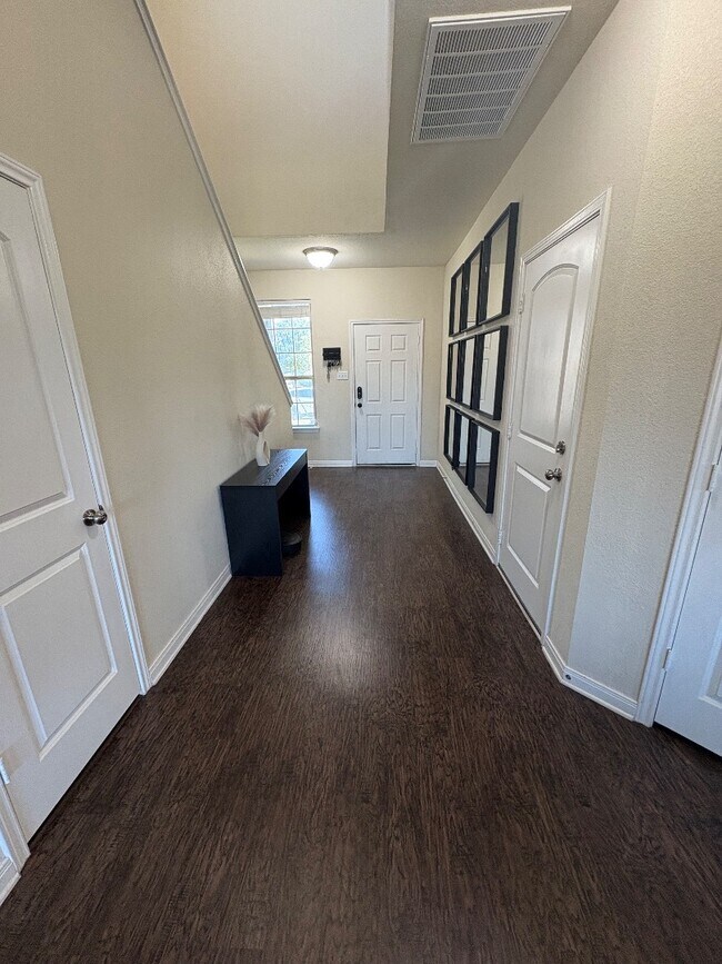 Photo - 3407 Greyfriar Dr