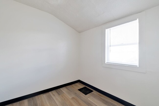 Building Photo - Eccles-Triplex Unit #3