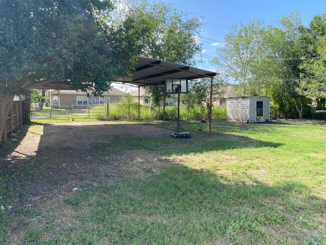 Photo - 508 E Le Roy St