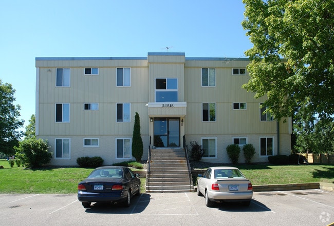 Building Photo - Sugar Maples Rental