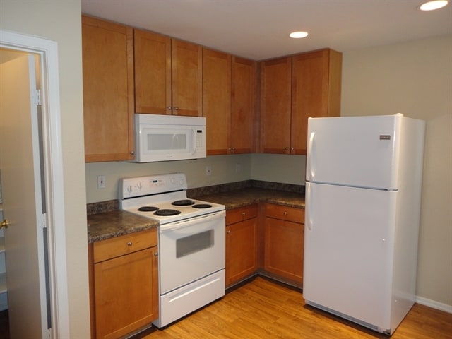 9222 W Elm St