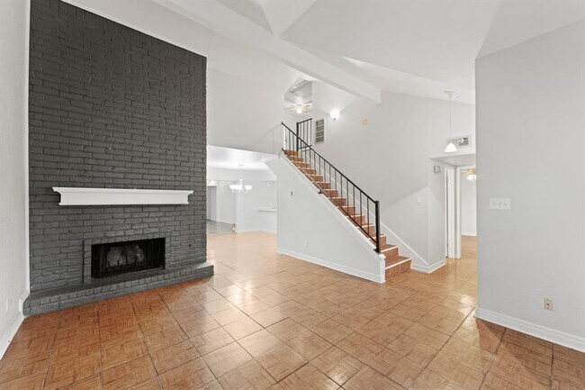 Photo - 5715 Easthampton Dr Unit A