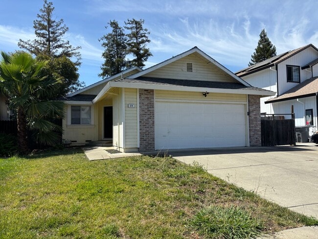 Building Photo - Charming 3 Bed, 2 Bath Home with 2-Car Garage – Rent Ready!