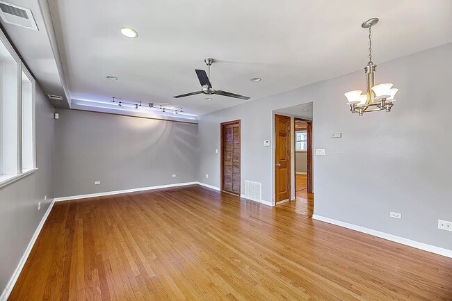125 Callan Ave