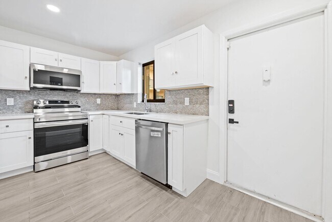 Photo - Fully Renovated 2 Bed / 2 Bath – Everything New!