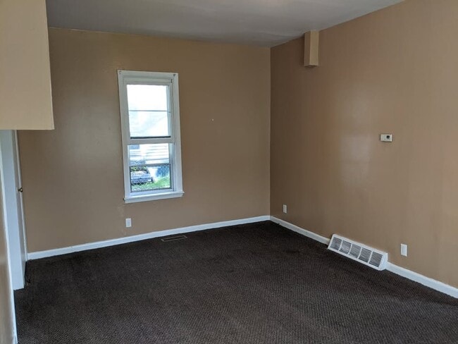 Photo - 512 1st Ave NE