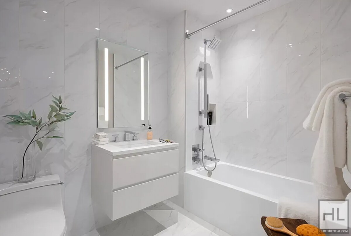 Photo - EAST 2ND ST Unit 6E