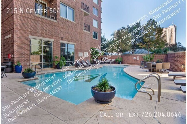 Photo - 215 Center St