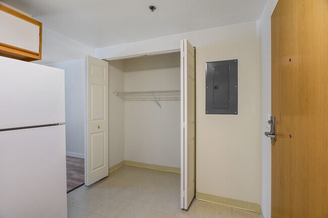 Warren Place Senior Apartments 62+
