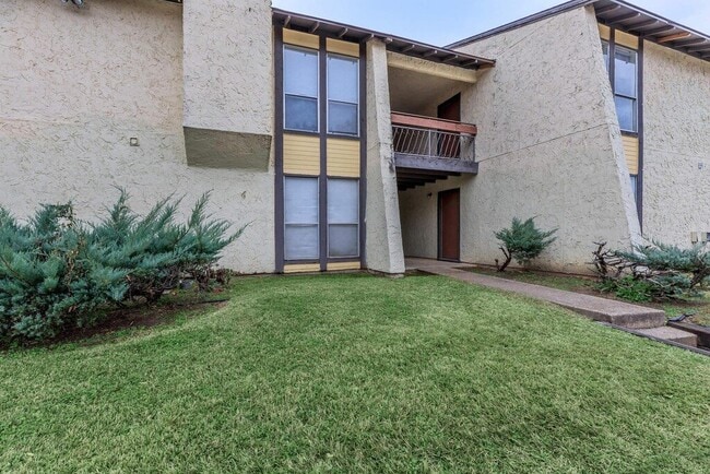 Building Photo - 2750 Waggoner Ave Unit #2750