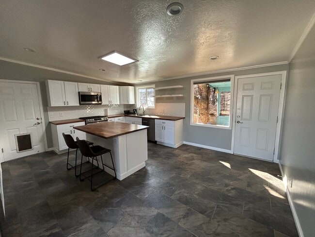 Photo - 1423 W 4180 S