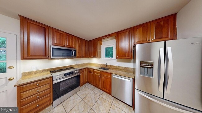 Photo - 6703 Rannoch Rd