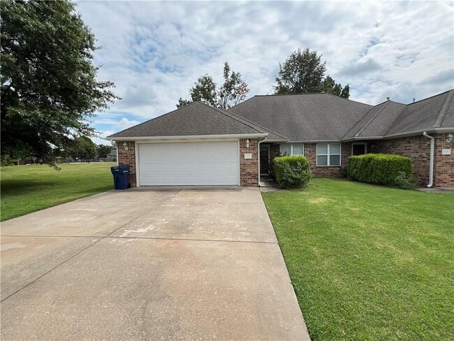 Photo - 211 Ravenwood Blvd Townhome
