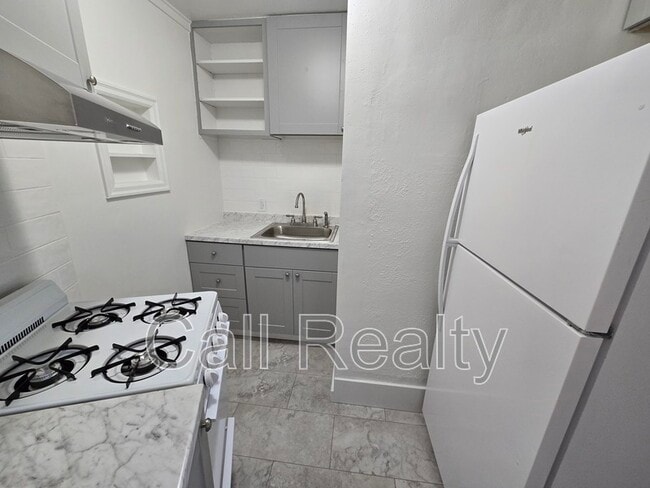 Building Photo - 1425 W 6th Ave Unit B Rental