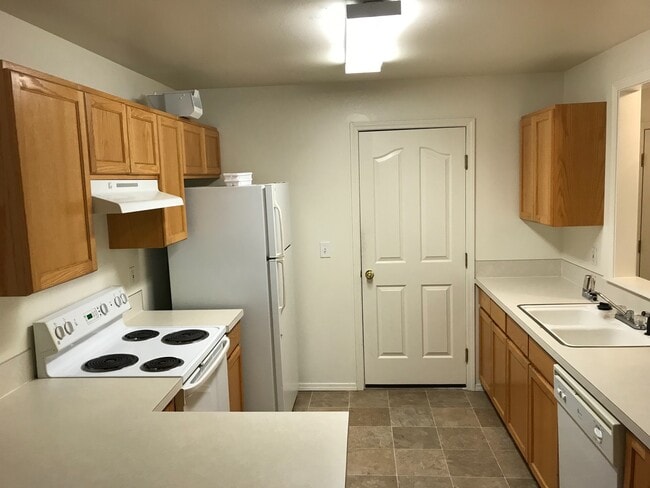 Photo - 1 car garage with 2 bedroom and 1.5 bathrooms, this townhome will not last long