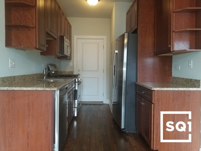 Photo - 825 W Addison St Unit 3