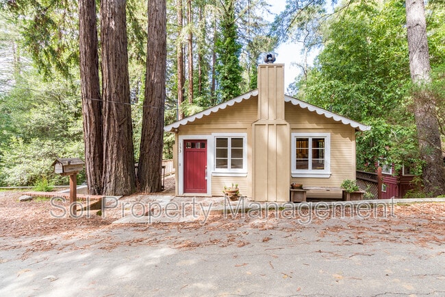 Building Photo - 153 Pine Ave