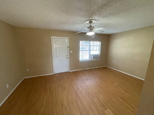 Photo - Cozy Two-Bedroom Home Conveniently Located in Central Lubbock!