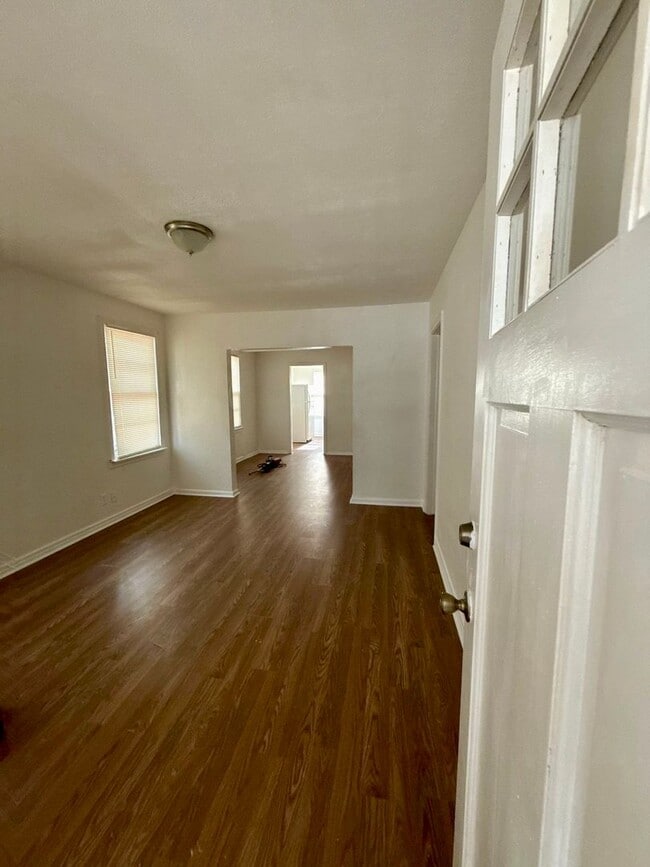 Photo - Large Single Family House for Rent.