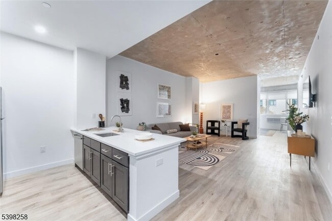 Photo - 10 Commerce Ct Unit 2E