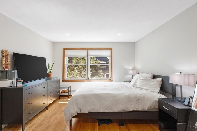 Photo - 57 Newbury St Unit 2